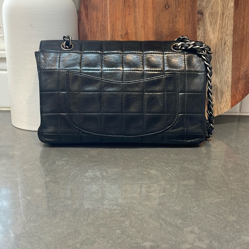 Chanel Chocolate Bar Lambskin Black Flap Bag - Picture 2 of 16